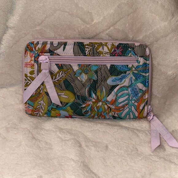 Vera Bradley Campus Double ID Turnlock Wallet Signature Cotton Quilted Wallet - Picture 2 of 12